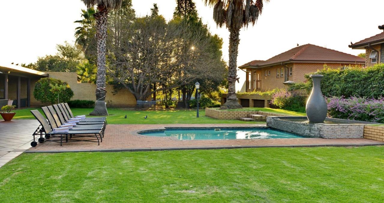 Anew Hotel Witbank Emalahleni Buitenkant foto
