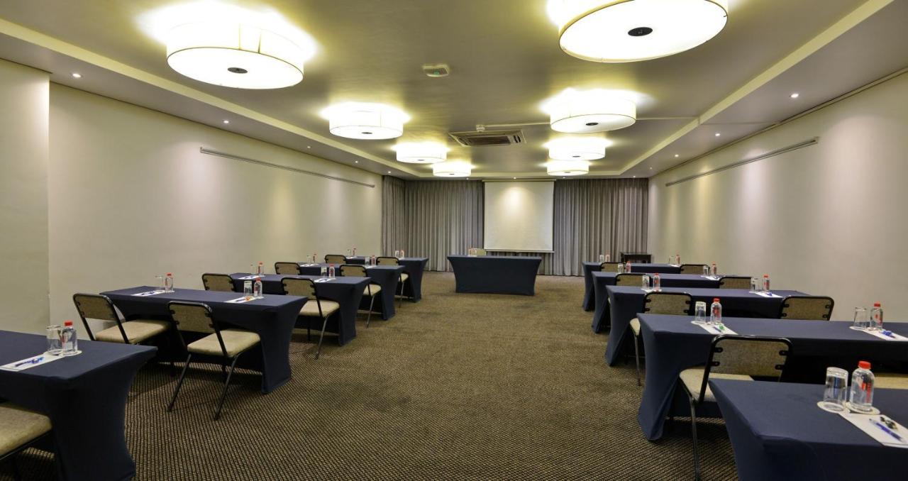 Anew Hotel Witbank Emalahleni Buitenkant foto