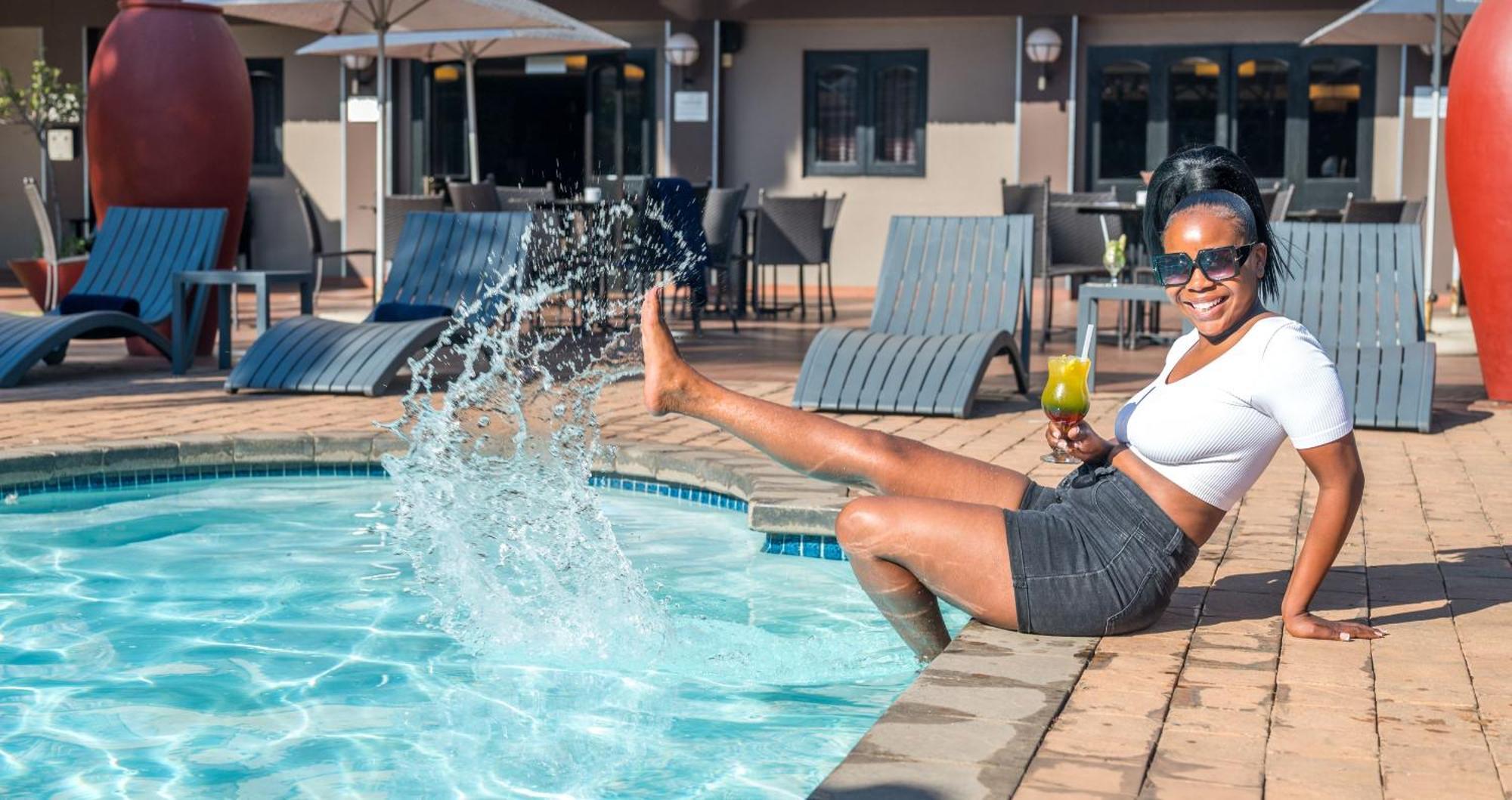 Anew Hotel Witbank Emalahleni Buitenkant foto